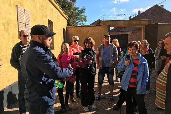 Turisté z Budislavic zdolali horu Říp 29. 9. 2018