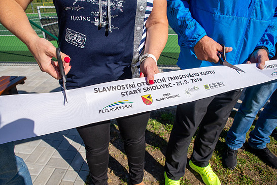 Slavnostní otevření tenisového kurtu ve Starém Smolivci