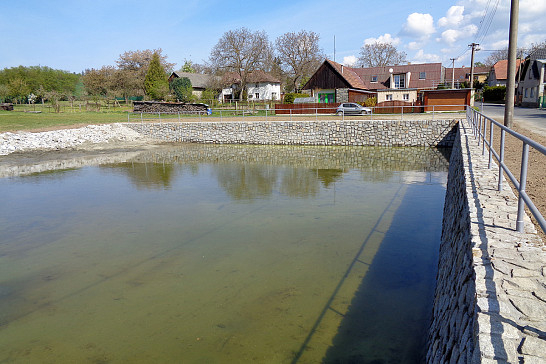 Požární nádrž ve Starém Smolivci