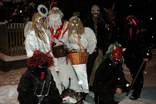 Čerti v Mladém Smolivci a Radošicích