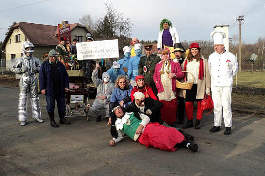 Maškarní průvod ve Starém Smolivci