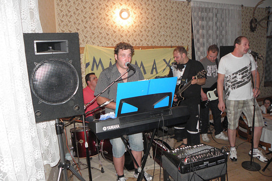 Pouťová zábava v Budislavicích