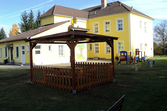 Nové dětské hřiště ve Starém Smolivci