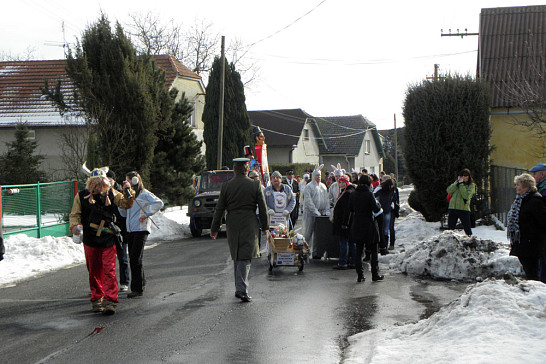 Maškarní průvod ve Starém Smolivci